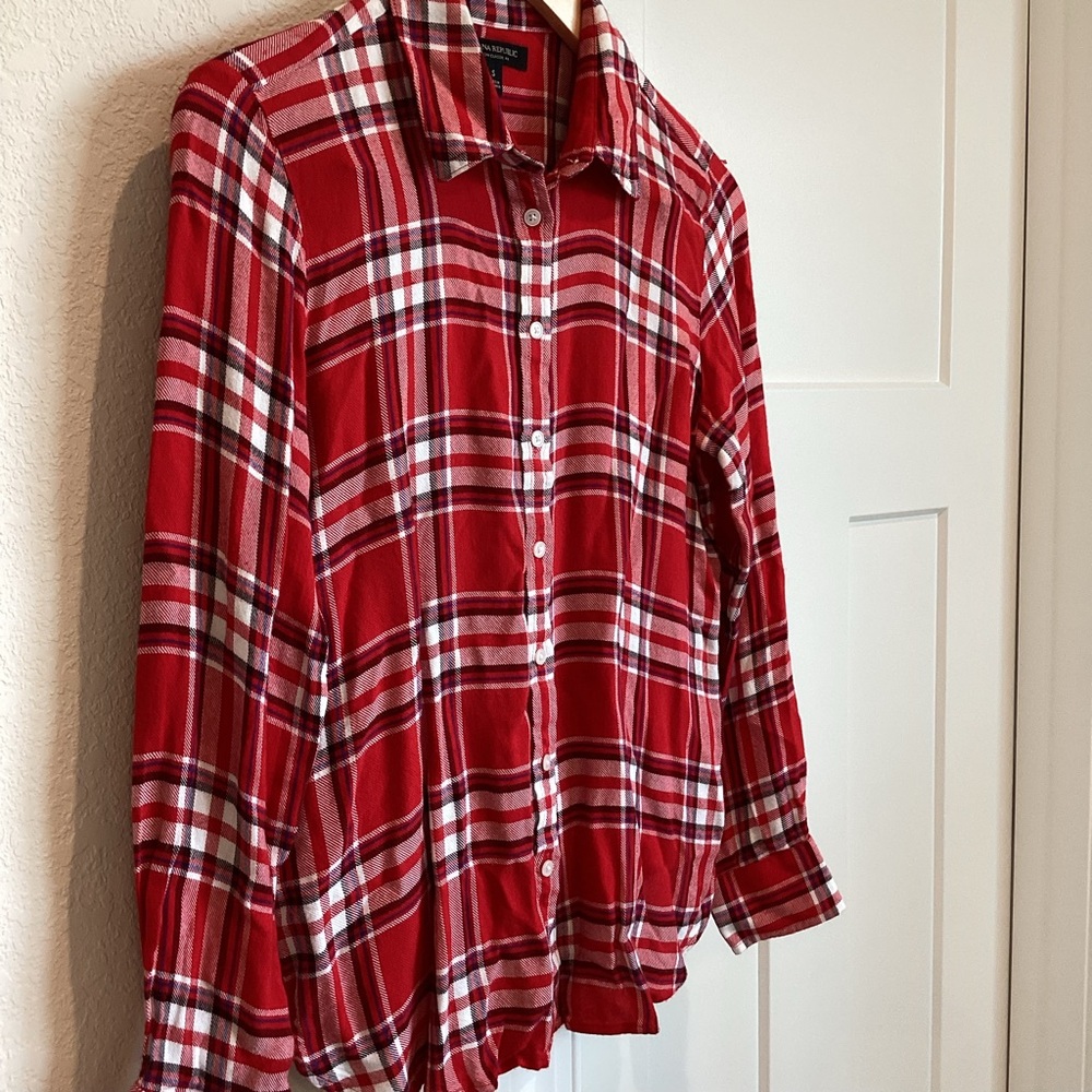 Women’s Banana Republic Button Down Long Sleeve Shirt Dillon Viscose Small Red - Picture 3 of 12